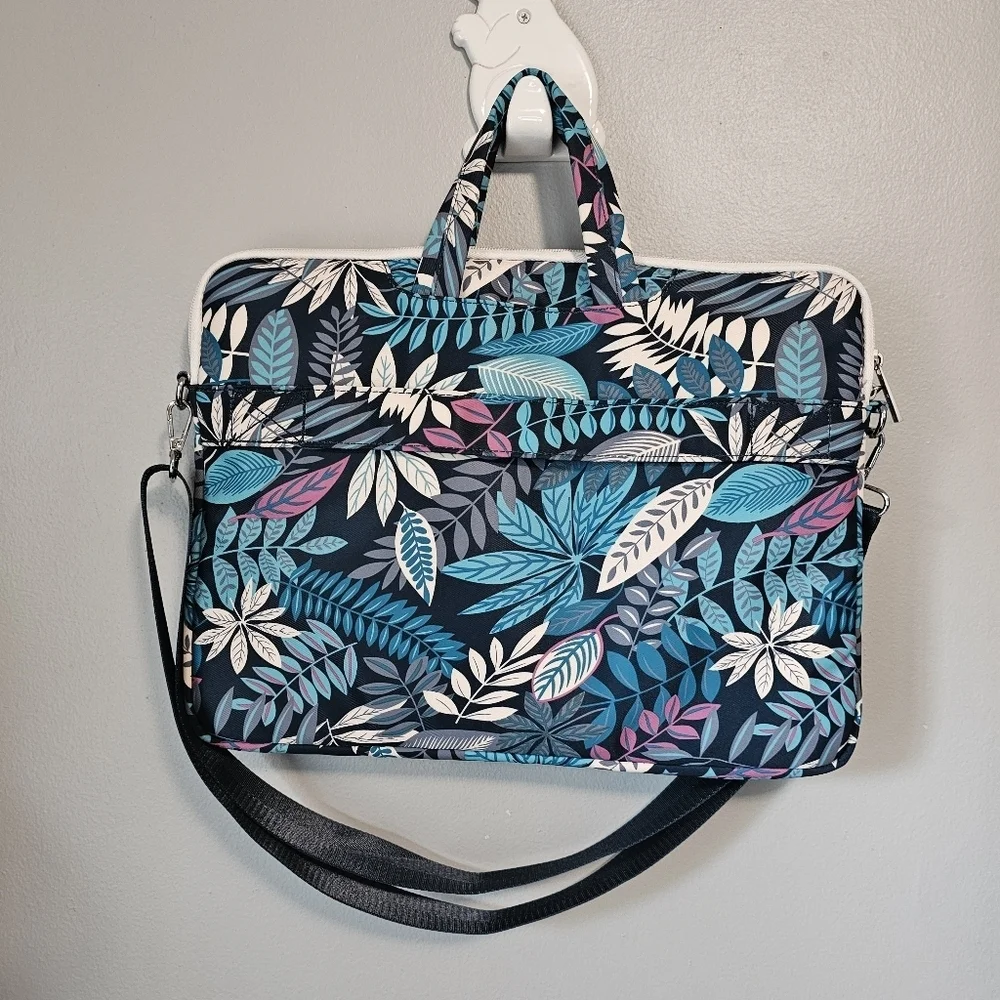 Artisan canvas leaf print laptop bag NWOT